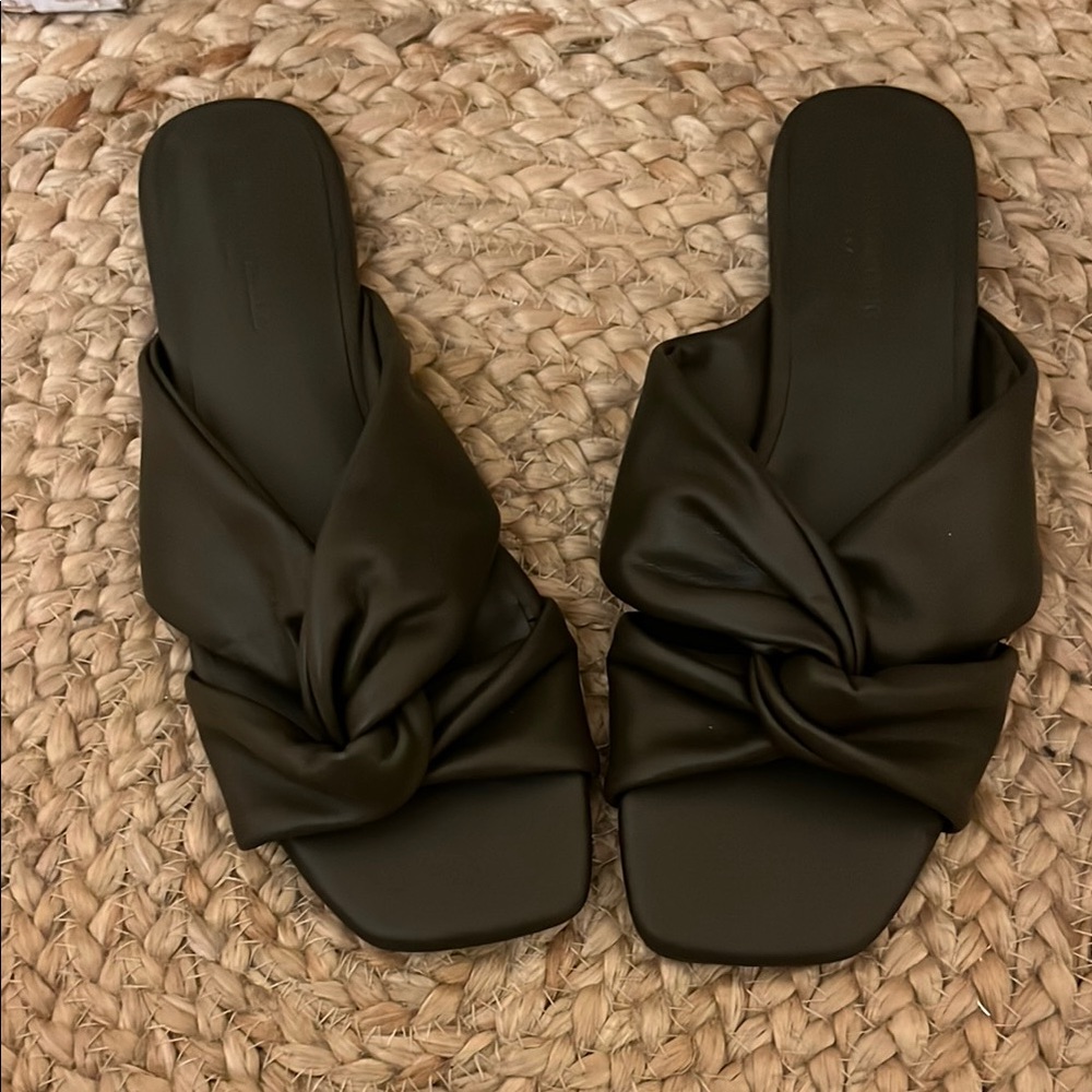 Banana Republic Olive Green Sandals Flexible Design